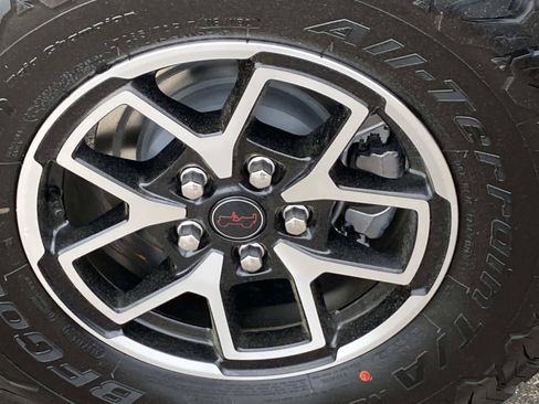 New 2026 Jeep Wrangler Unlimited Rubicon w/ Whitecap Package AWD/4WD image 6