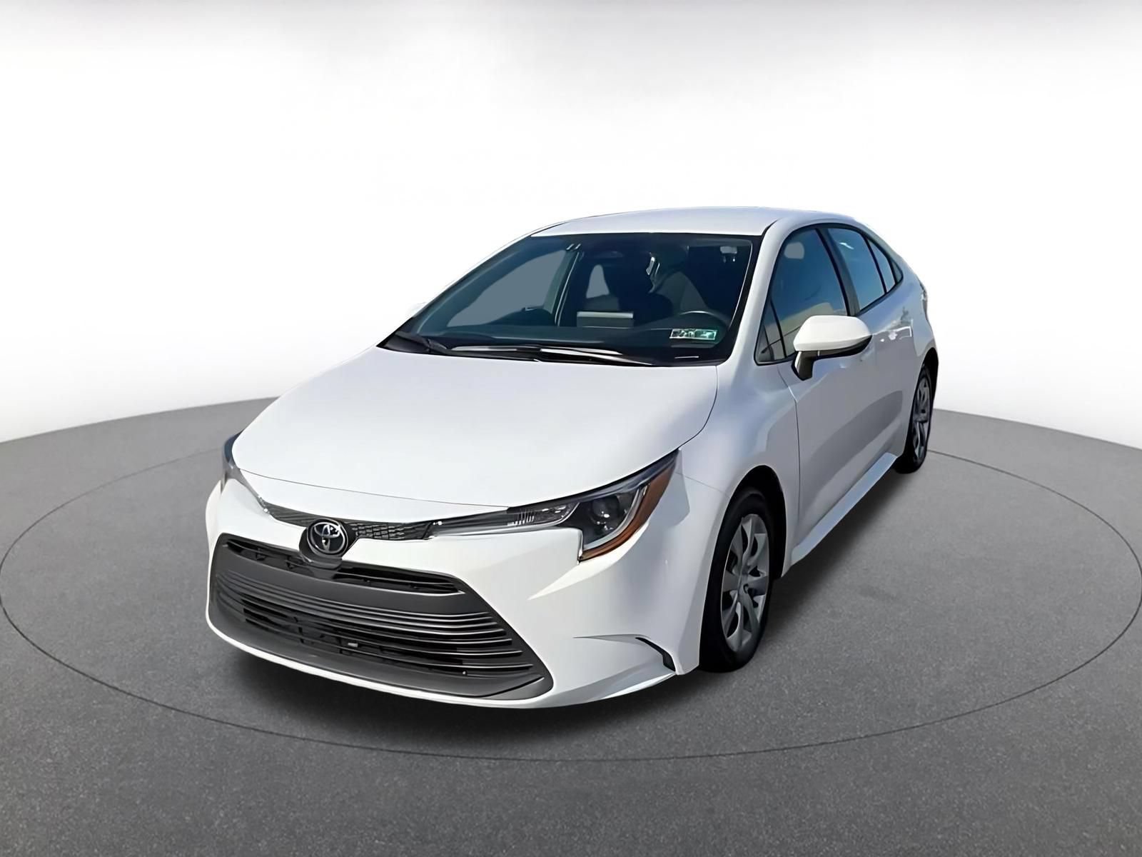 Used 2025 Toyota Corolla LE FWD image 4
