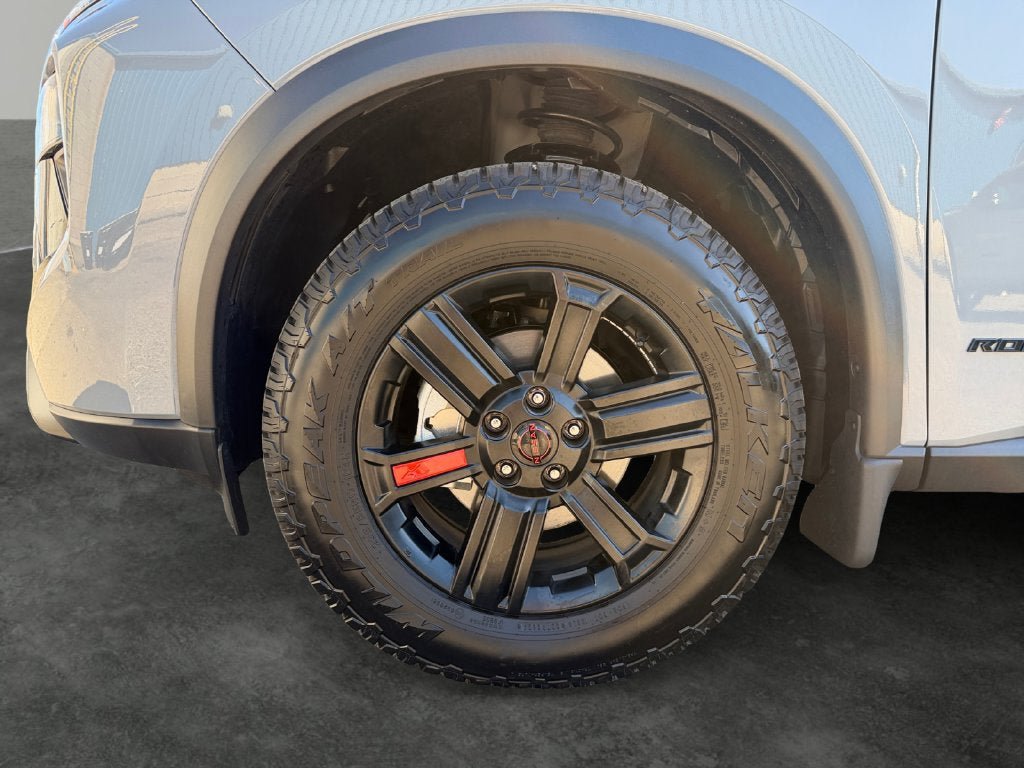 Used 2025 Nissan Rogue SV w/ Rock Creek Premium Package AWD/4WD image 4