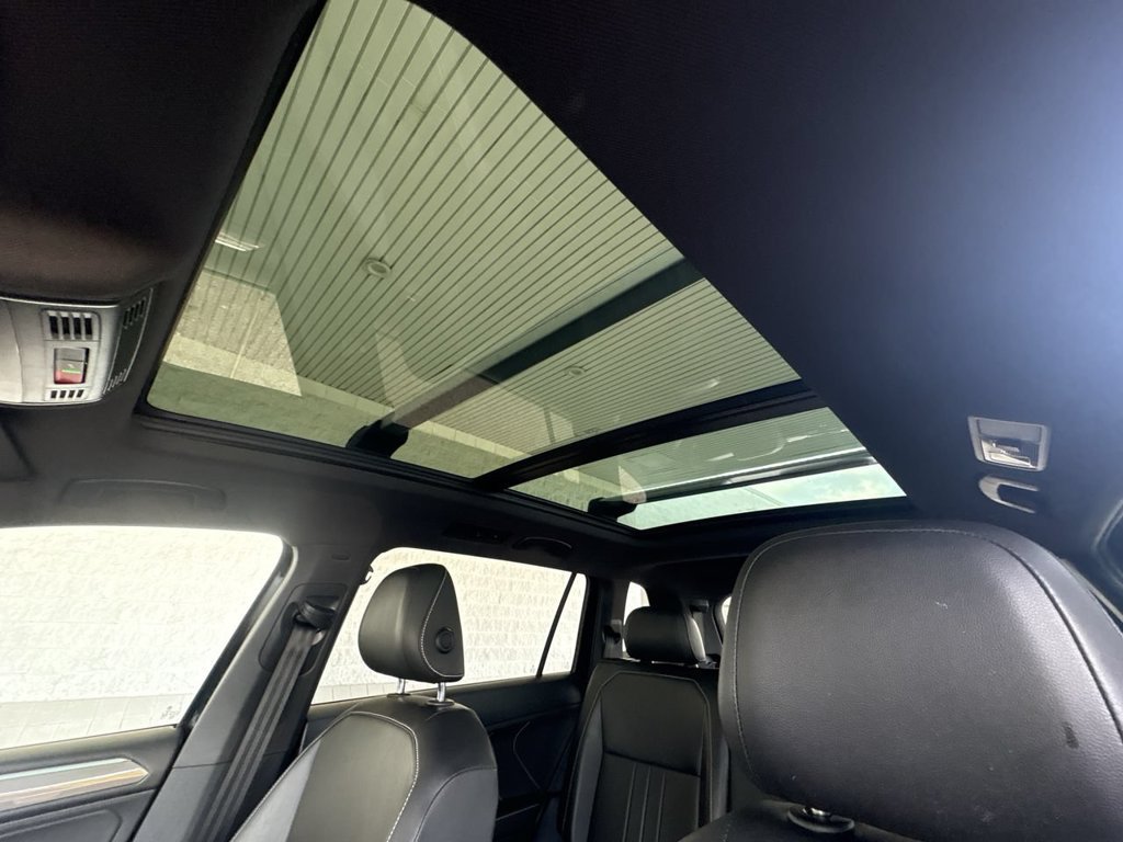 Used 2022 Volkswagen Tiguan SE R-Line FWD image 18