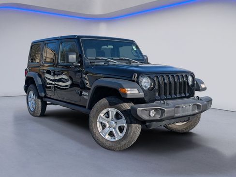 Used 2018 Jeep Wrangler Unlimited Sport S image 2