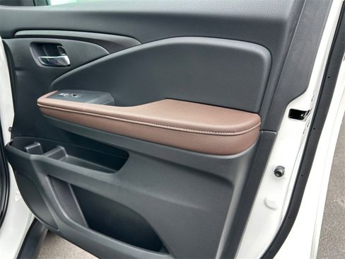 New 2025 Honda Ridgeline RTL image 18