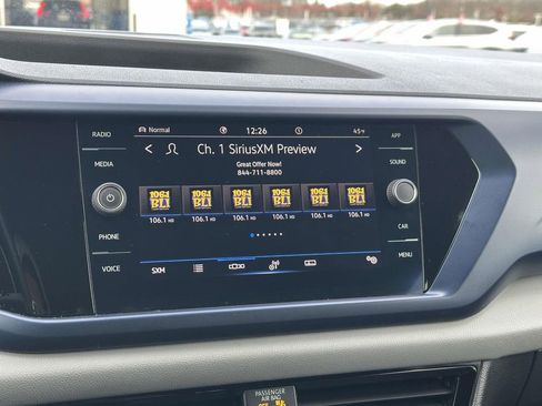 Used 2022 Volkswagen Taos SE image 24