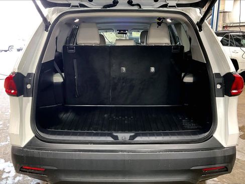 Certified 2024 Toyota Grand Highlander AWD image 30