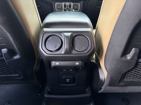 Used 2019 Jeep Wrangler Unlimited Rubicon AWD/4WD image 43