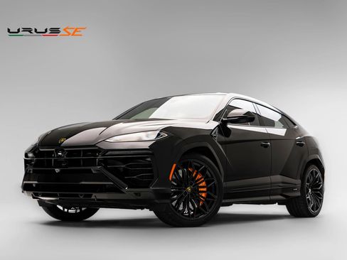 Used 2026 Lamborghini Urus SE AWD/4WD image 1