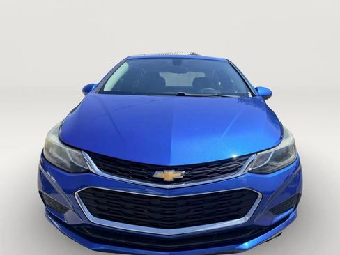 Used 2016 Chevrolet Cruze LT w/ Sun And Sound Package FWD image 4