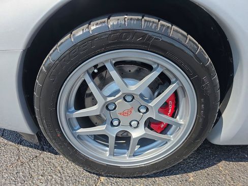 Used 2001 Chevrolet Corvette Z06 RWD image 31