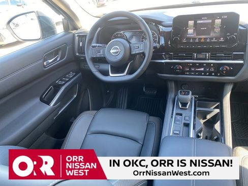 New 2025 Nissan Pathfinder SL w/ SL Premium Package image 21