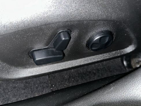 Used 2020 Jeep Renegade Limited w/ UConnect 8.4 Nav Group AWD/4WD image 19