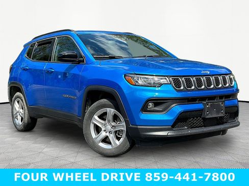 Certified 2024 Jeep Compass Latitude AWD/4WD image 3
