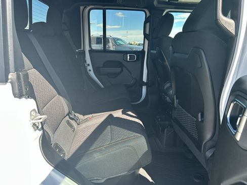 New 2025 Jeep Gladiator Mojave w/ Steel Bumper Group AWD/4WD image 11