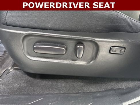 Used 2022 Toyota Tacoma TRD Sport image 3