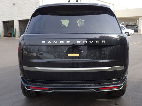 New 2026 Land Rover Range Rover Long Wheelbase SE image 9