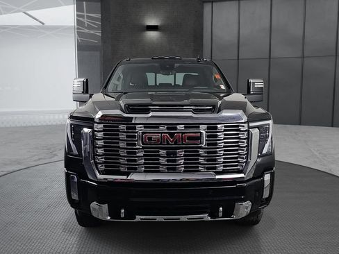 Used 2024 GMC Sierra 3500 Denali w/ Denali Reserve Package AWD/4WD image 2