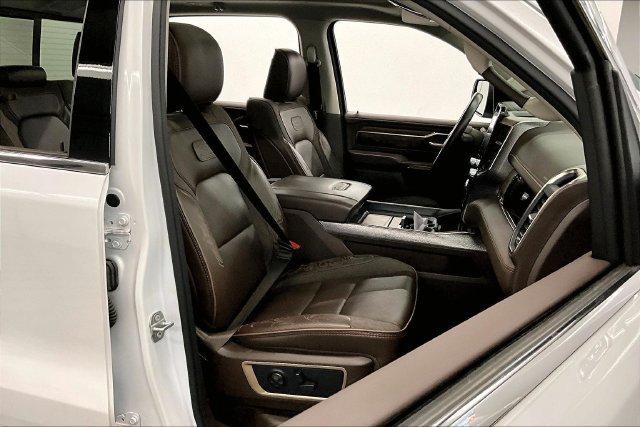 Used 2025 RAM 1500 Limited AWD/4WD image 8