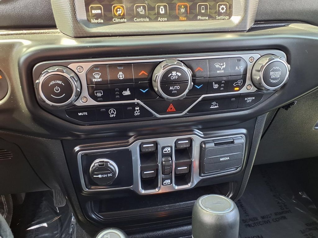 Used 2022 Jeep Wrangler Unlimited Sahara w/ Cold Weather Group AWD/4WD image 10