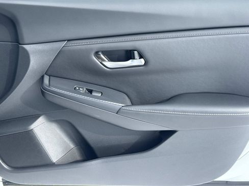 Used 2024 Nissan Sentra SV image 17