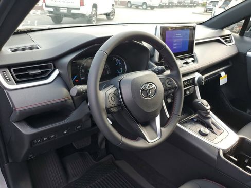 New 2025 Toyota RAV4 SE image 21