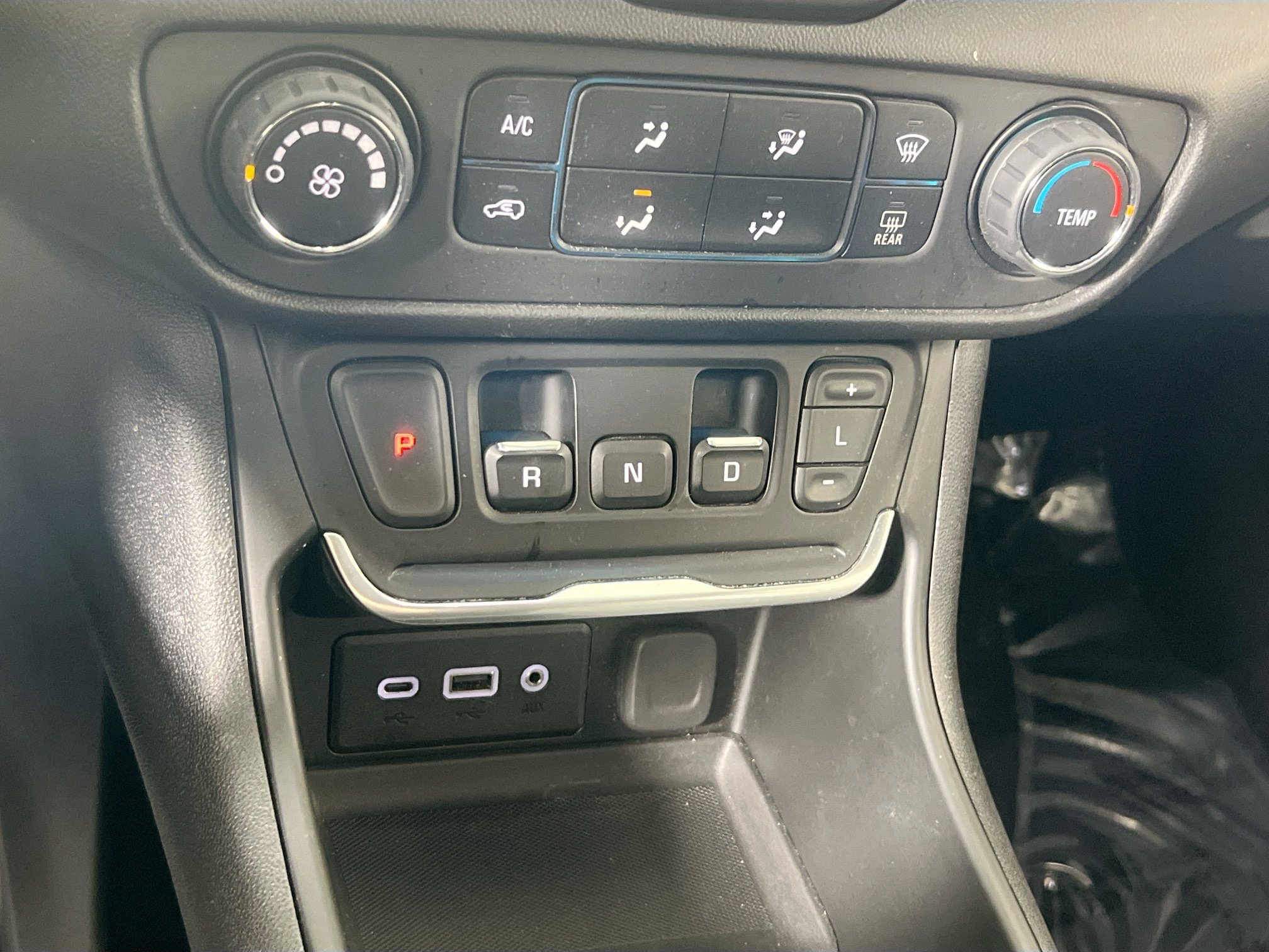 Used 2020 GMC Terrain SLE FWD image 16