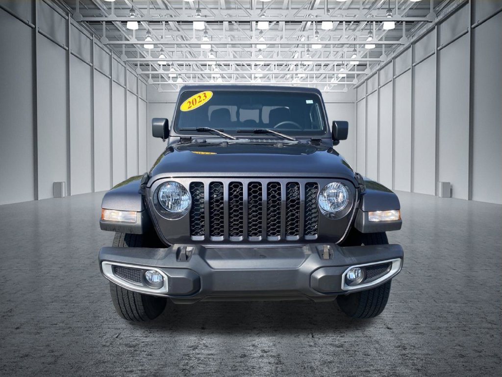 Used 2023 Jeep Gladiator Sport AWD/4WD image 3