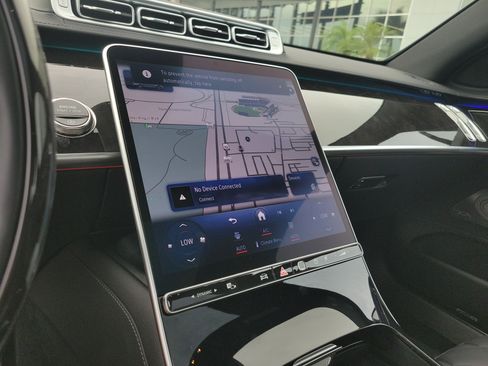 Certified 2025 Mercedes-Benz S 580 4MATIC Sedan image 30