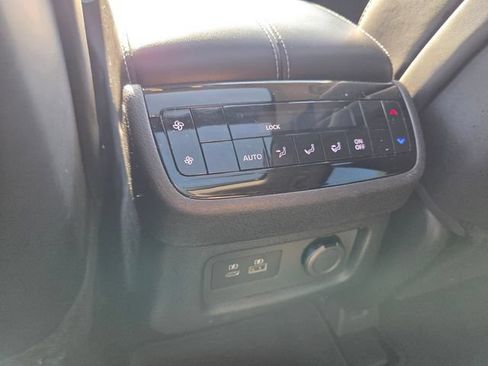 Used 2023 INFINITI QX60 Luxe w/ Performance Audio Package FWD image 17