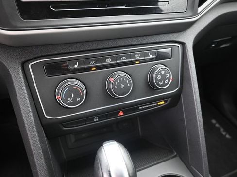 Used 2023 Volkswagen Atlas SE AWD/4WD image 25