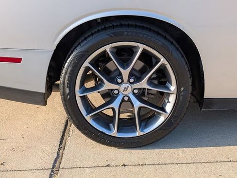 Used 2022 Dodge Challenger GT RWD image 3