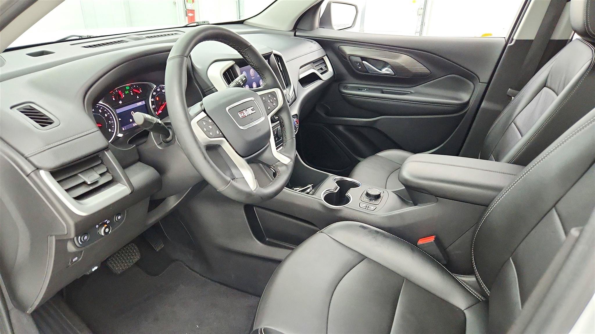 Used 2024 GMC Terrain SLT AWD/4WD image 25