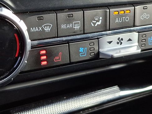 Used 2023 Ford F150 Lariat w/ Equipment Group 502A High image 26