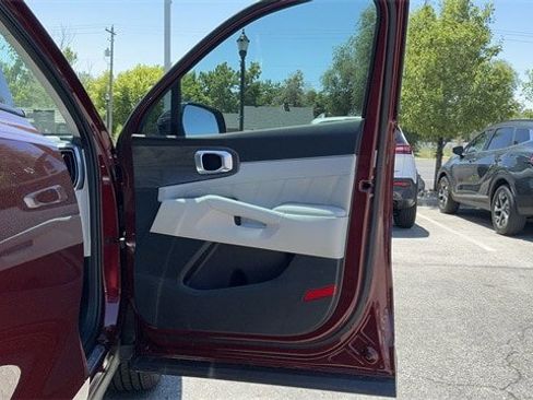 New 2025 Kia Sorento SX image 4