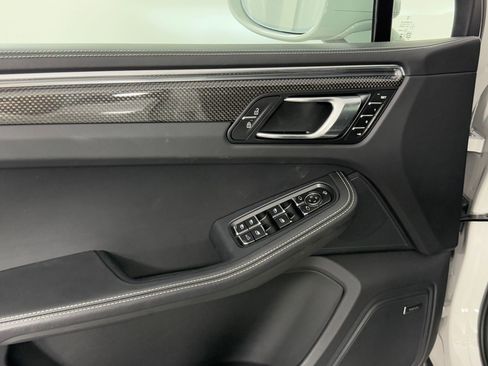 New 2026 Porsche Macan GTS image 27