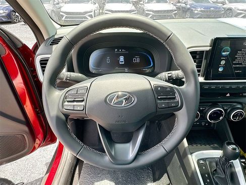 New 2025 Hyundai Venue Limited image 7