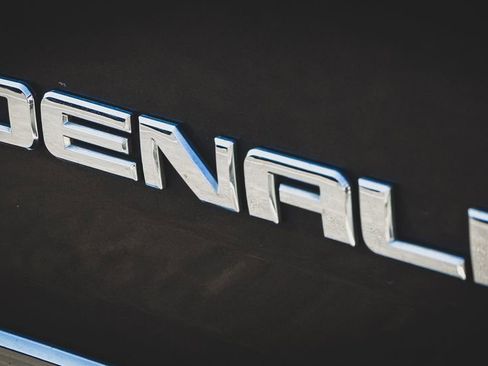 Used 2016 GMC Yukon XL Denali w/ Open Road Package image 3