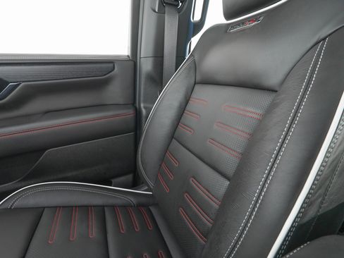 Used 2026 GMC Yukon XL AT4 Ultimate image 31