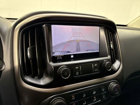 Used 2019 Chevrolet Colorado Z71 AWD/4WD image 9