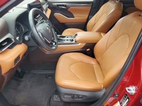 Used 2022 Toyota Highlander Platinum AWD/4WD image 19