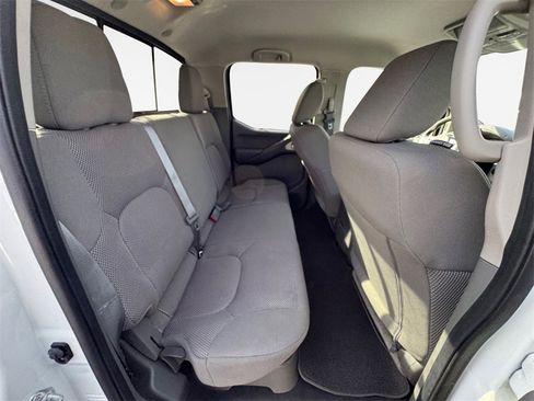 Used 2021 Nissan Frontier SV image 32