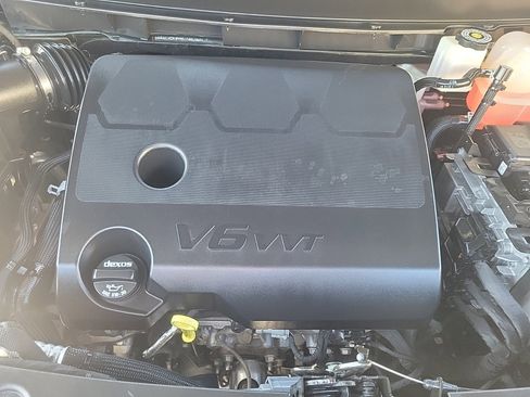 Used 2022 Buick Enclave Avenir w/ Avenir Technology Package image 9