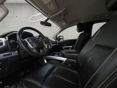 Used 2017 Nissan Titan PRO-4X w/ Pro-4x Convenience Package AWD/4WD image 19