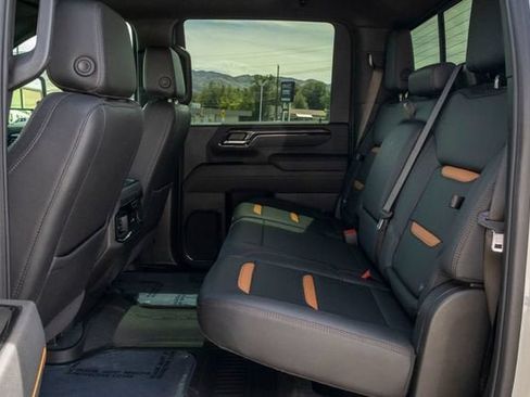 Used 2025 GMC Sierra 3500 AT4 w/ AT4 Premium Plus Package AWD/4WD image 8