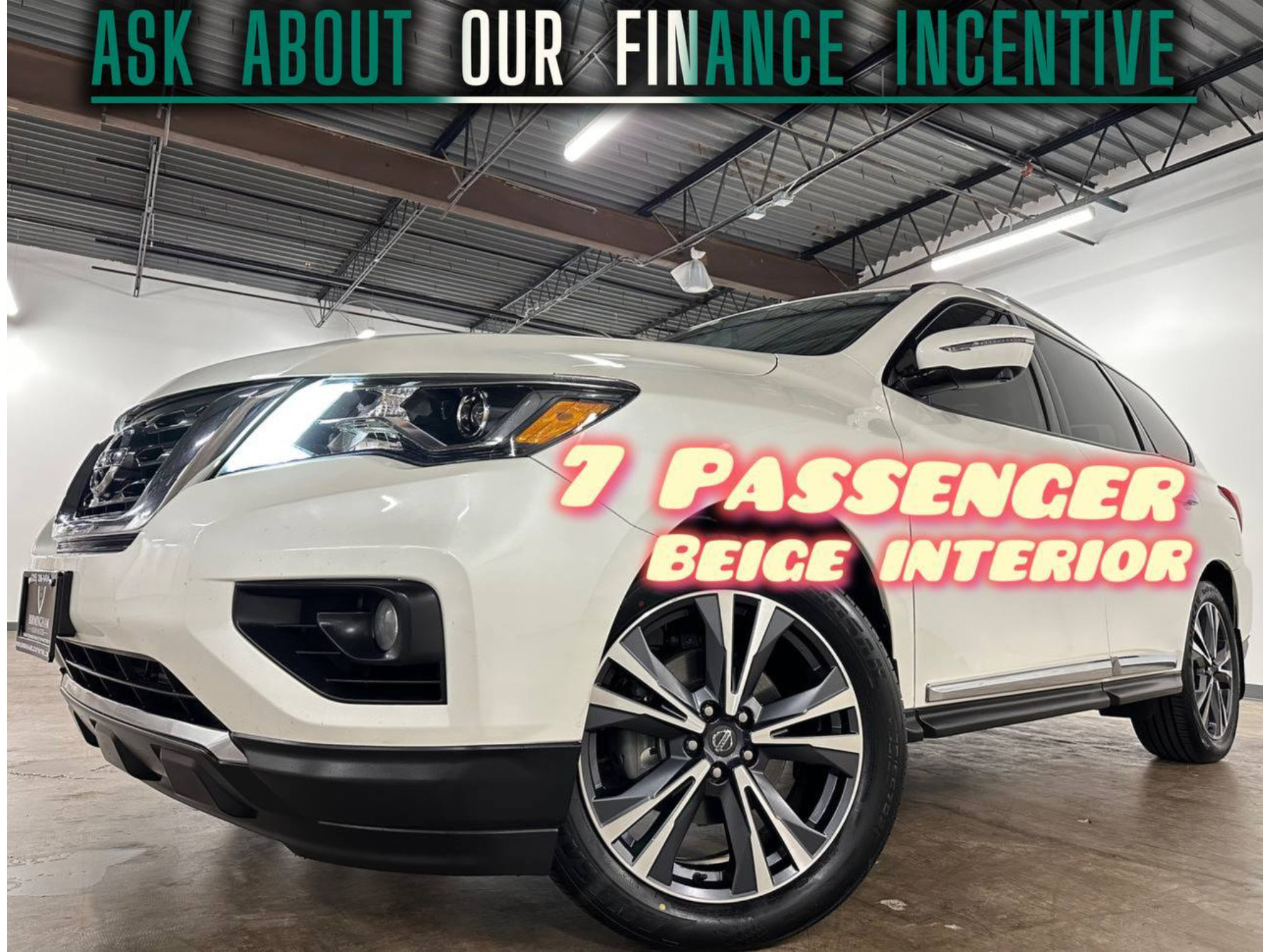 Used 2020 Nissan Pathfinder Platinum FWD image 1