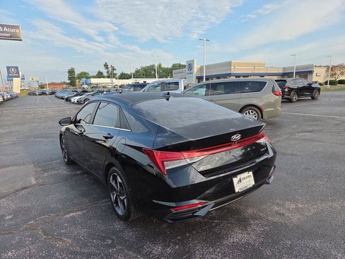 Used 2021 Hyundai Elantra Limited FWD image 30