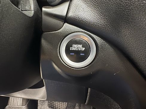 Used 2018 Chevrolet Equinox LT image 24
