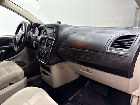 Used 2016 Dodge Grand Caravan SE w/ Quick Order Package 29E SE image 21