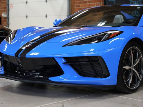 Used 2021 Chevrolet Corvette 2dr Stingray Conv w/ Z51 Performance Package image 7