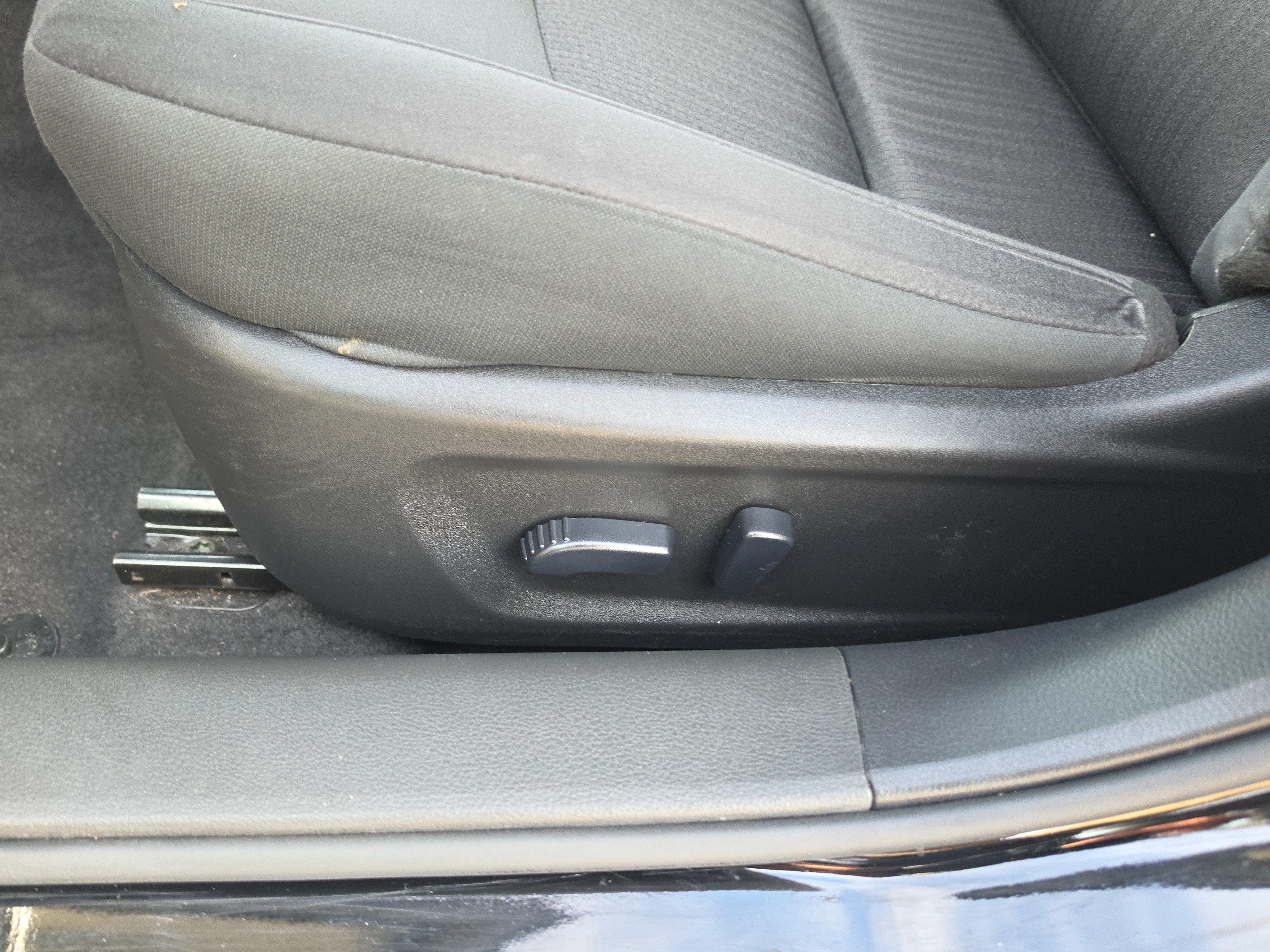 Used 2025 Nissan Altima 2.5 SV FWD image 15