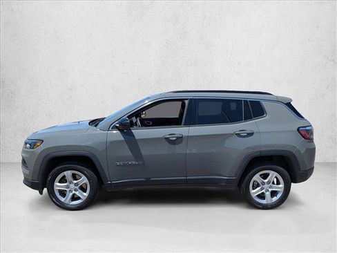 Used 2023 Jeep Compass Latitude AWD/4WD image 5