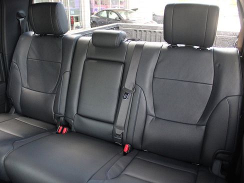 Used 2025 Toyota Tundra Platinum AWD/4WD image 8
